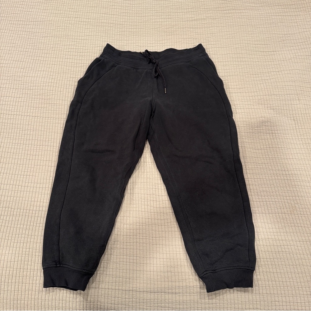 Lululemon Scuba Joggers Cropped - Size 10
